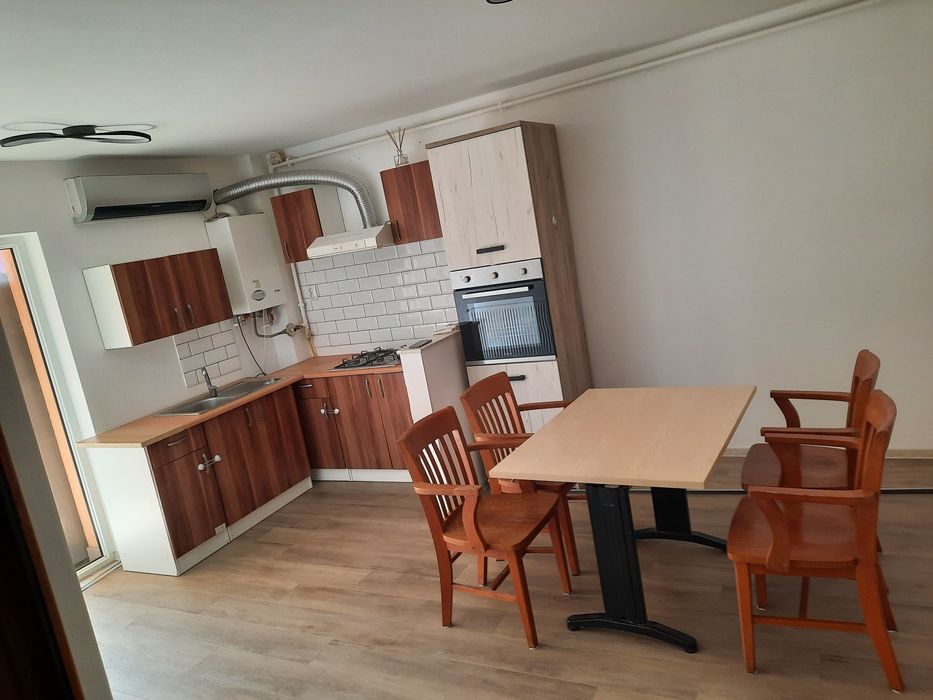 Vând apartament Apahida, zona centrala