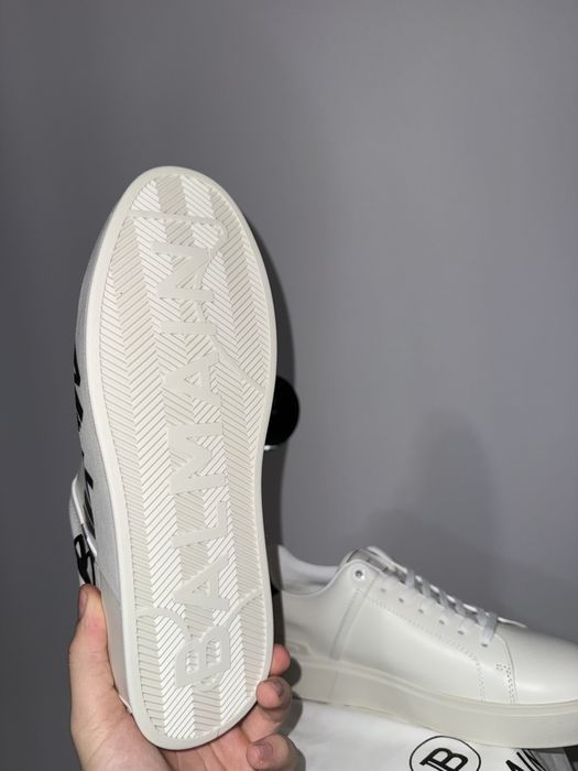 Adidasi balmain albi marimea 41 premium (balenciaga,versace,off white)