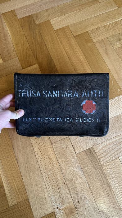 Trusa sanitara auto veche romaneasca Dacia 1300 sau Aro vintage