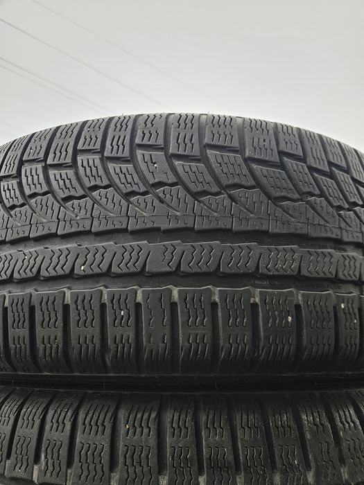 Vând anvelope iarna 225/55/17 225/55r17 NOKIAN