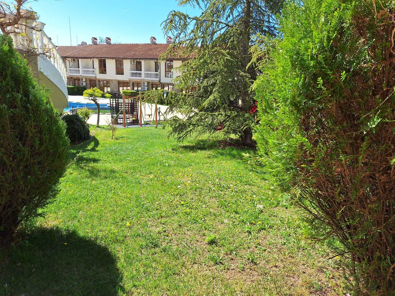 Продава се Едностаен апартамент в Свети Влас - 40 кв.м за 1150 €/кв.м - Снимка #2