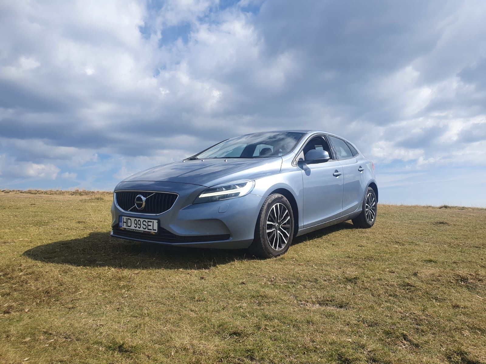 Vând sau schimb Volvo V40 D2 2017