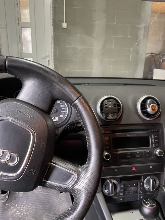 Audi A3.