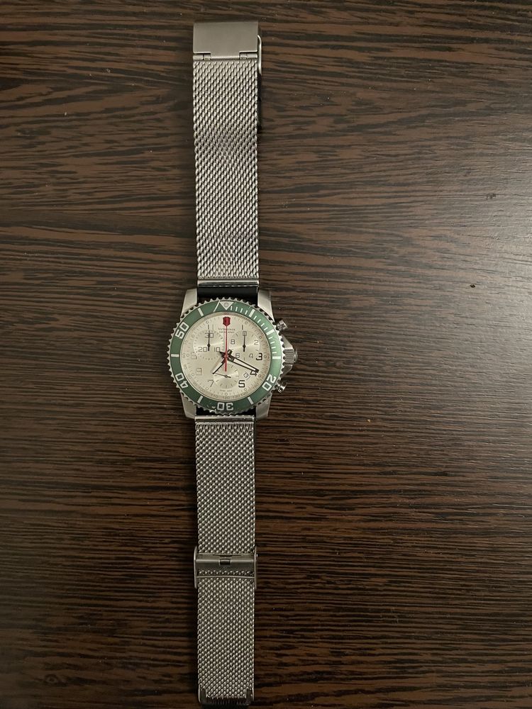 Швейцарски часовник Victorinox Maverick Chronograph