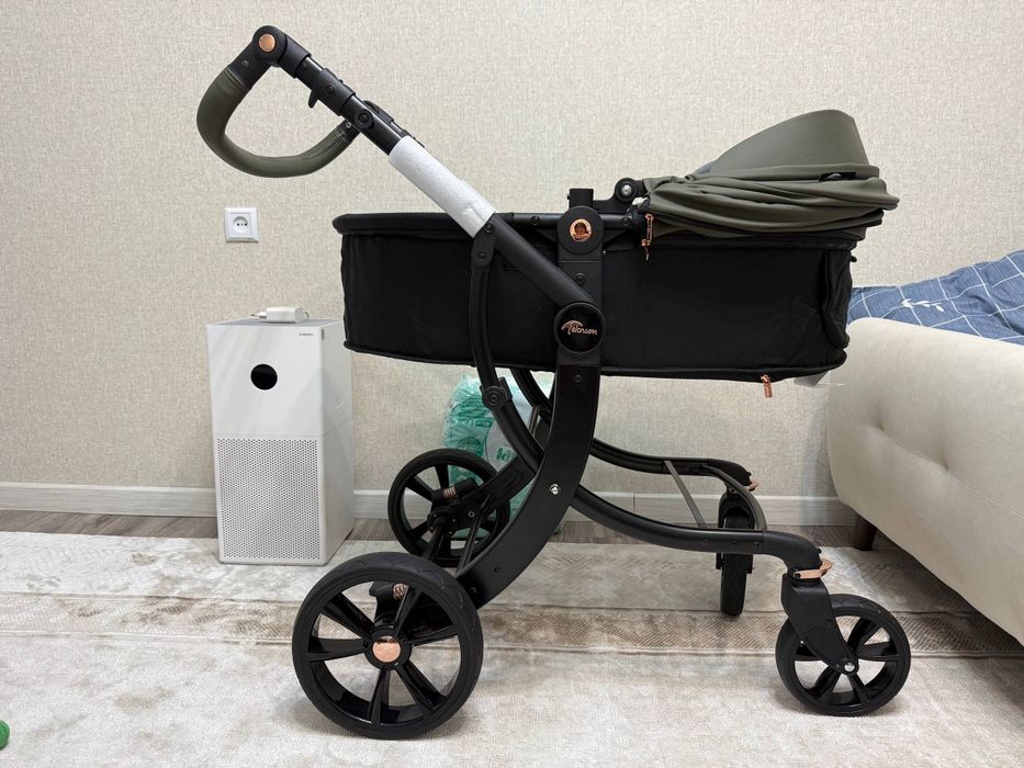 Продам новую коляску