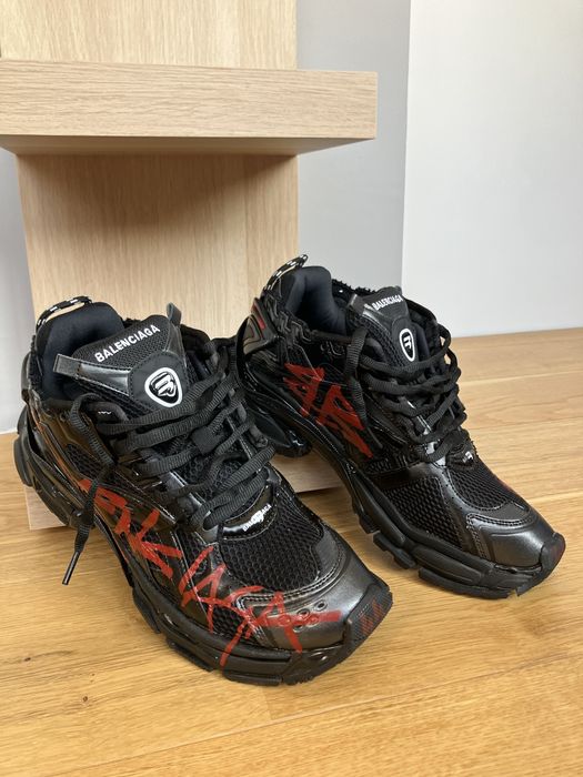 Balenciaga runner graffiti