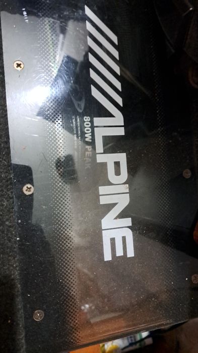 Vând subwoofer auto alpin 800w 700 lei negociabil