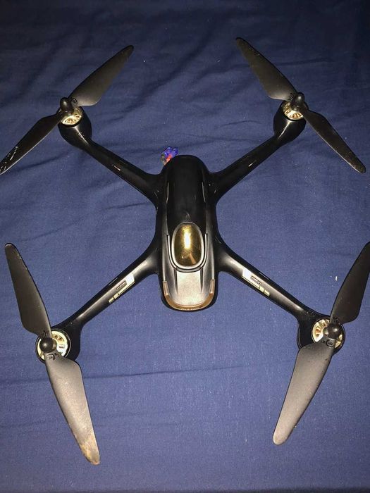 Drona Hubsan x4 H501S Quad-Copter FPV + carcasa alba+elice .
