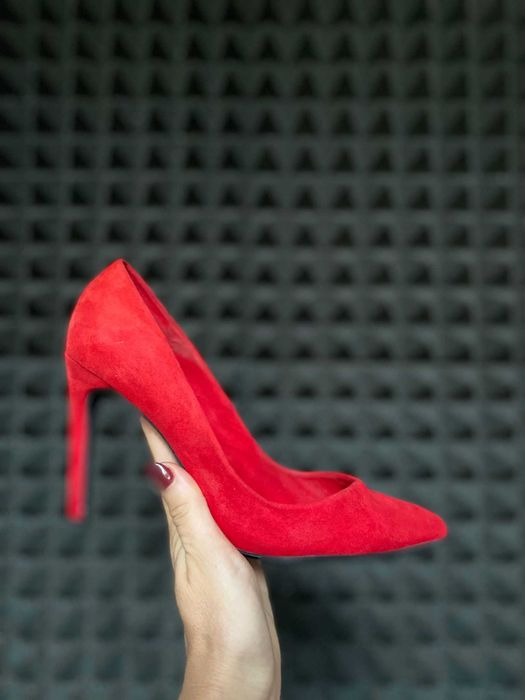 Pantofi rosii marimea 38