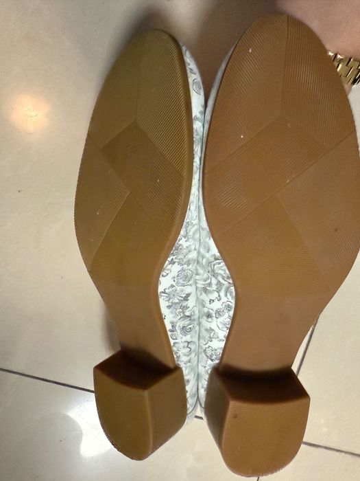 Vand balerini din piele, albi cu argintiu, noi