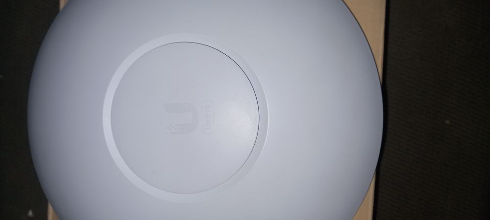 Продаётся точка доступа UniFi6