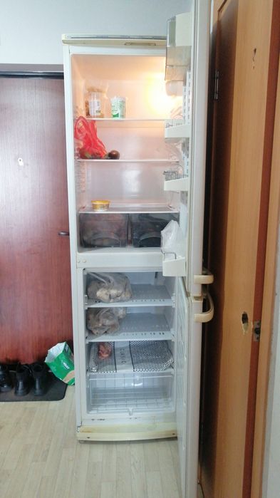 Продам холодильник высота 1,80