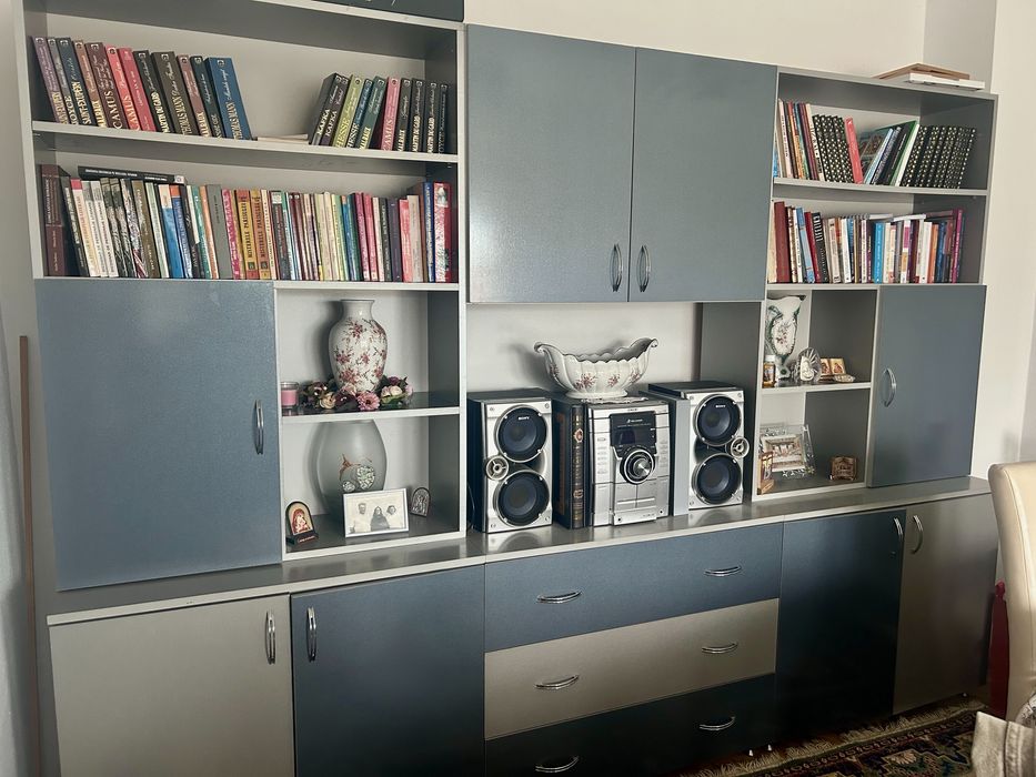 Bibliotecă modernă de vanzare