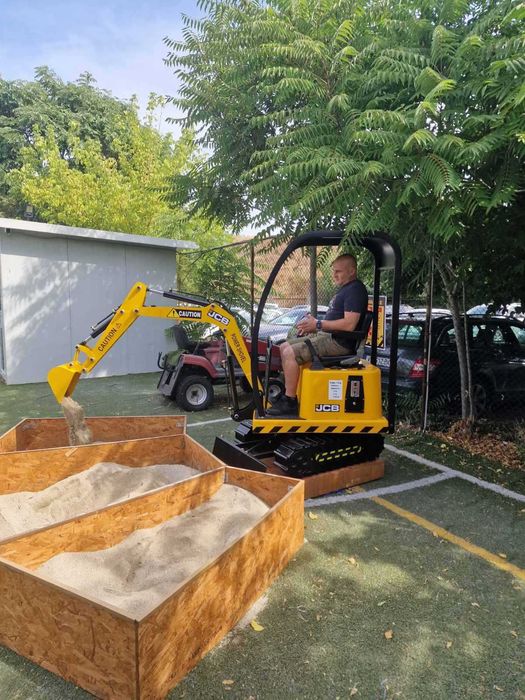 Детски атракцион багерче с монети