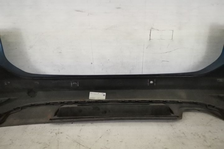 Оригинална задна броня със сензори и престилка във добро състояние Фол