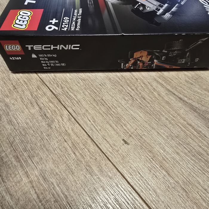 Set LEGO Technic original, model Formula E Porsche 99X Electric