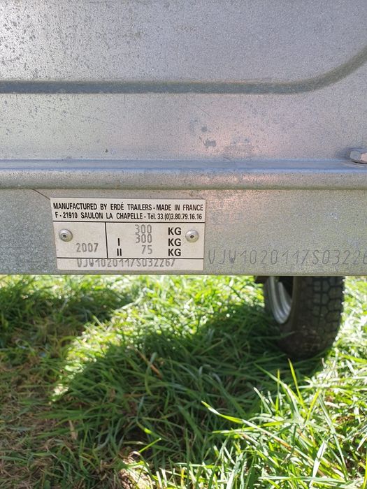 Remorcă Erde 102