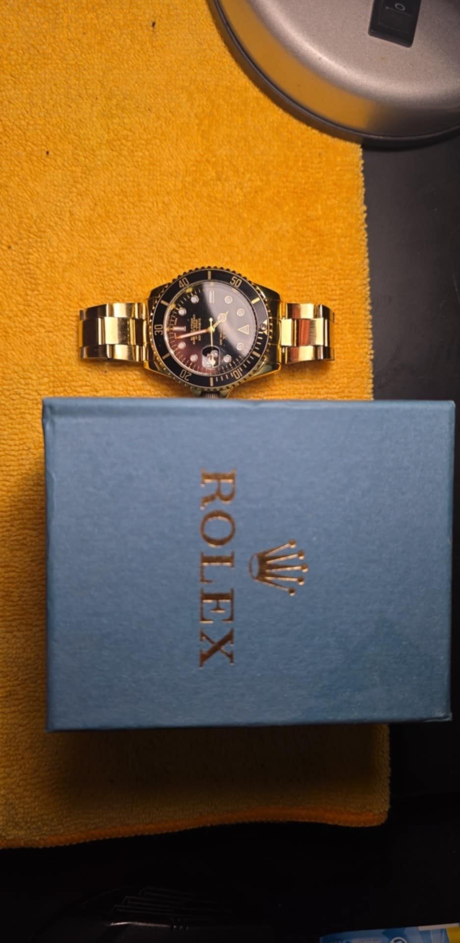 Vând Rolex Submariner