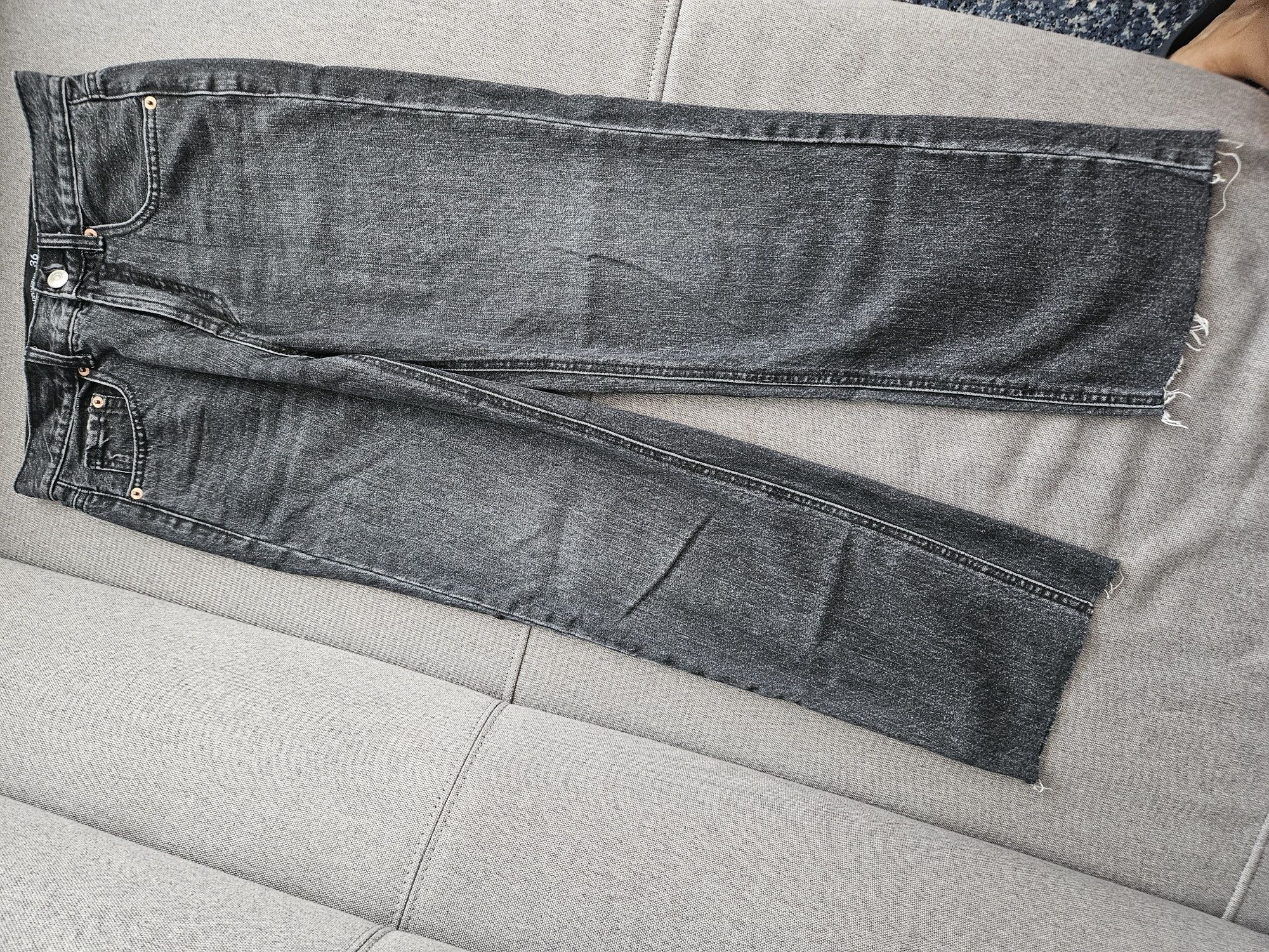 Blugi stradivarius marime 36