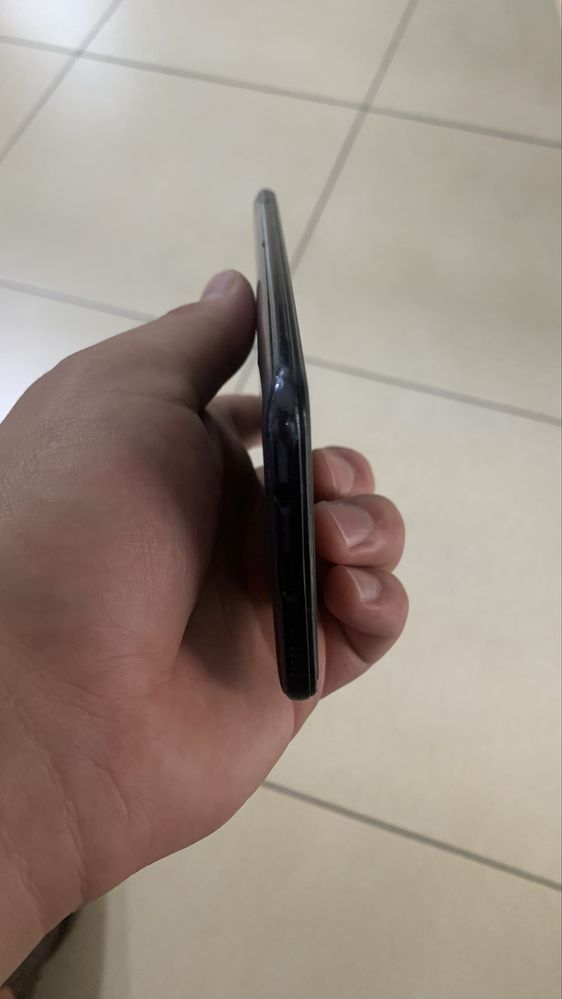 Samsung Galaxy a 50 srochni sotiladi