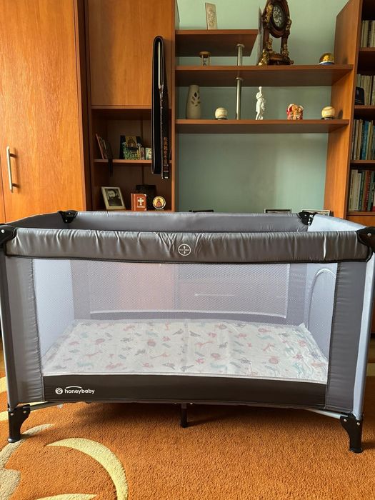 Pătuț bebeluș până în doi ani 500 ron negociabil  fiind nou. În Brașov