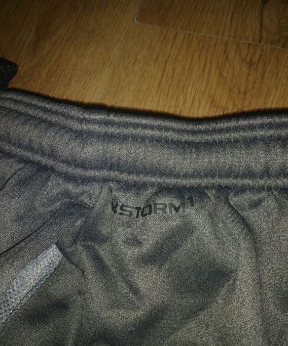 Pantaloni de trening Under Armour Storm1 mărimea 8 ani