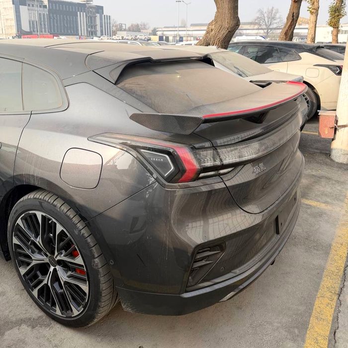 Zeekr 001 ultra restyling 2026