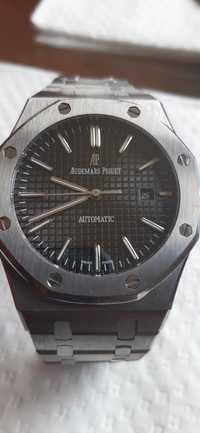 Предлагам мъжки часовник автоматик работи перфектно със Swiss механиза