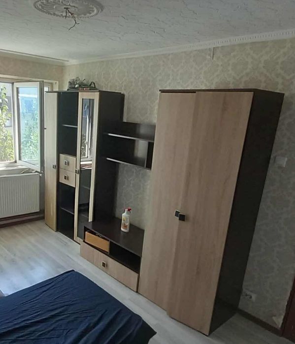 Vand bibloteca urgent preț 350 roni predare personala București