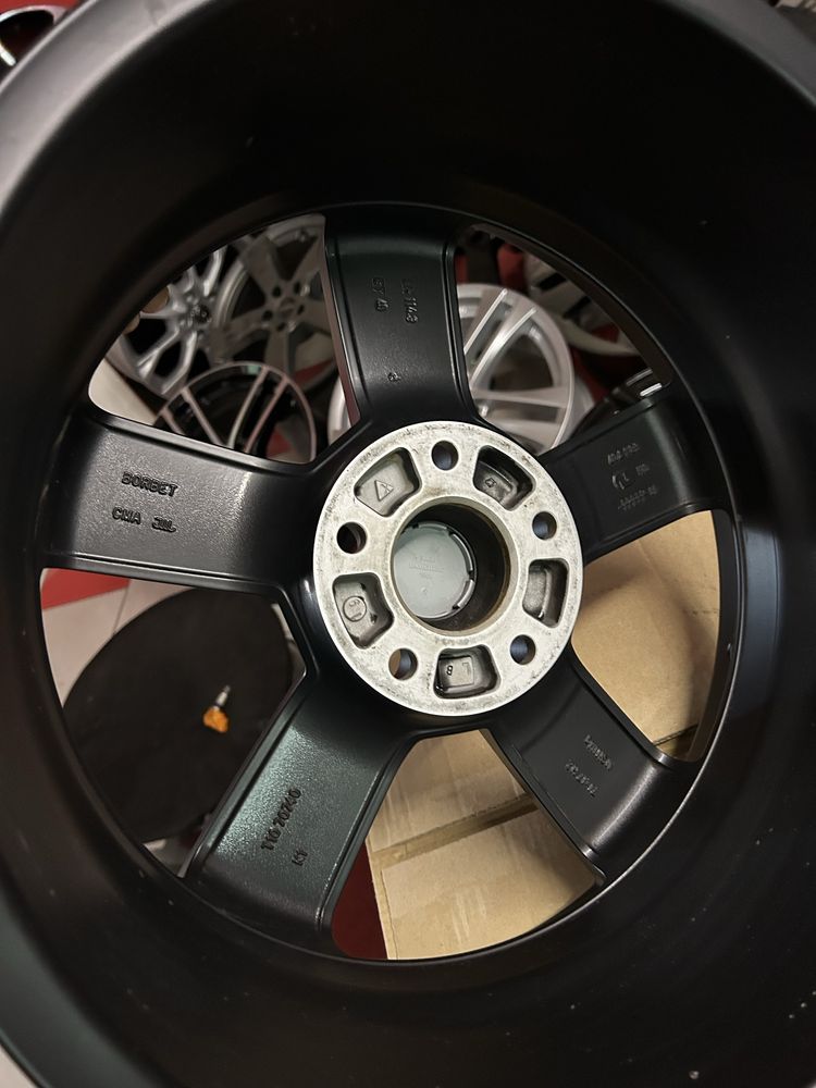 17 цола 5х114.3 Nissan Juke Qashqai Dacia  Toyota C-HR Honda Renault