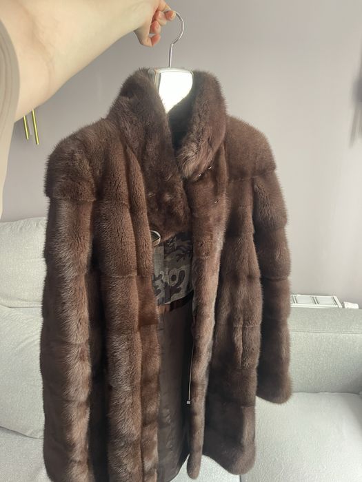 Продам норковую шубу ( канадская норка)