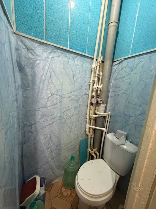 2 xonali kvartira sotiladi