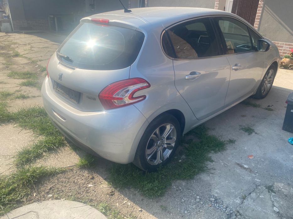 Peugeot 208 • 1.2 Benzină • An 2015 • Euro 6