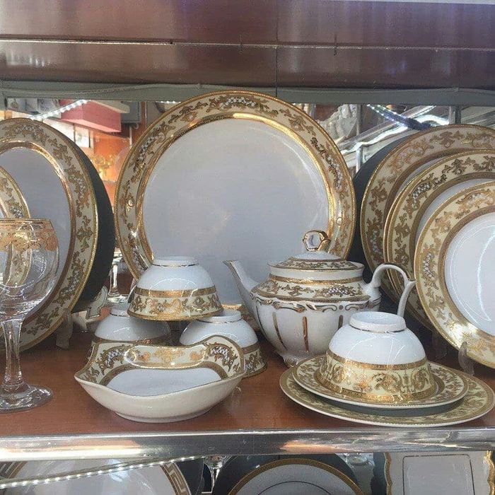 Prokat Stol Stul chinni idishlar Shirma qozon oʻchoq dastavka bor