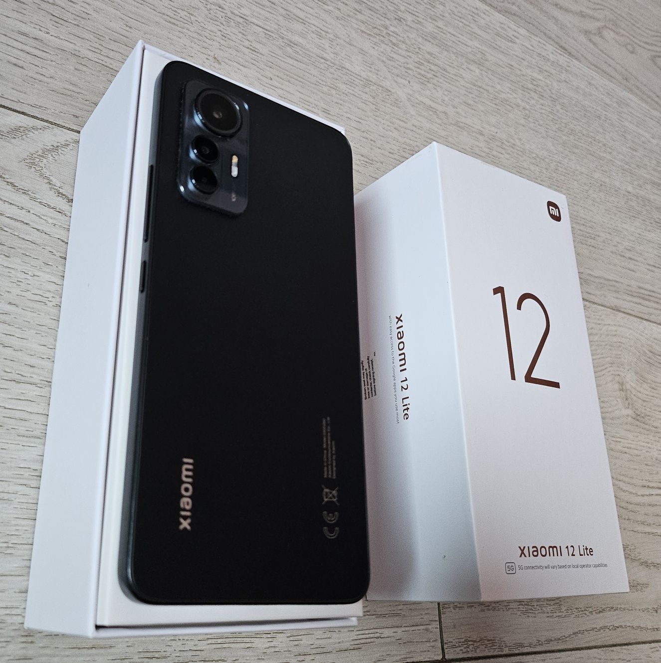 XIAOMI 12 Lite 5G в гаранция до март 2026г.