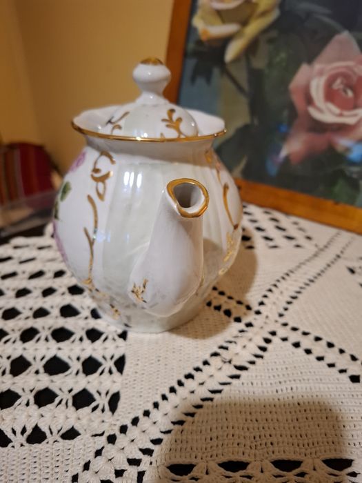 Руски чайник с декор