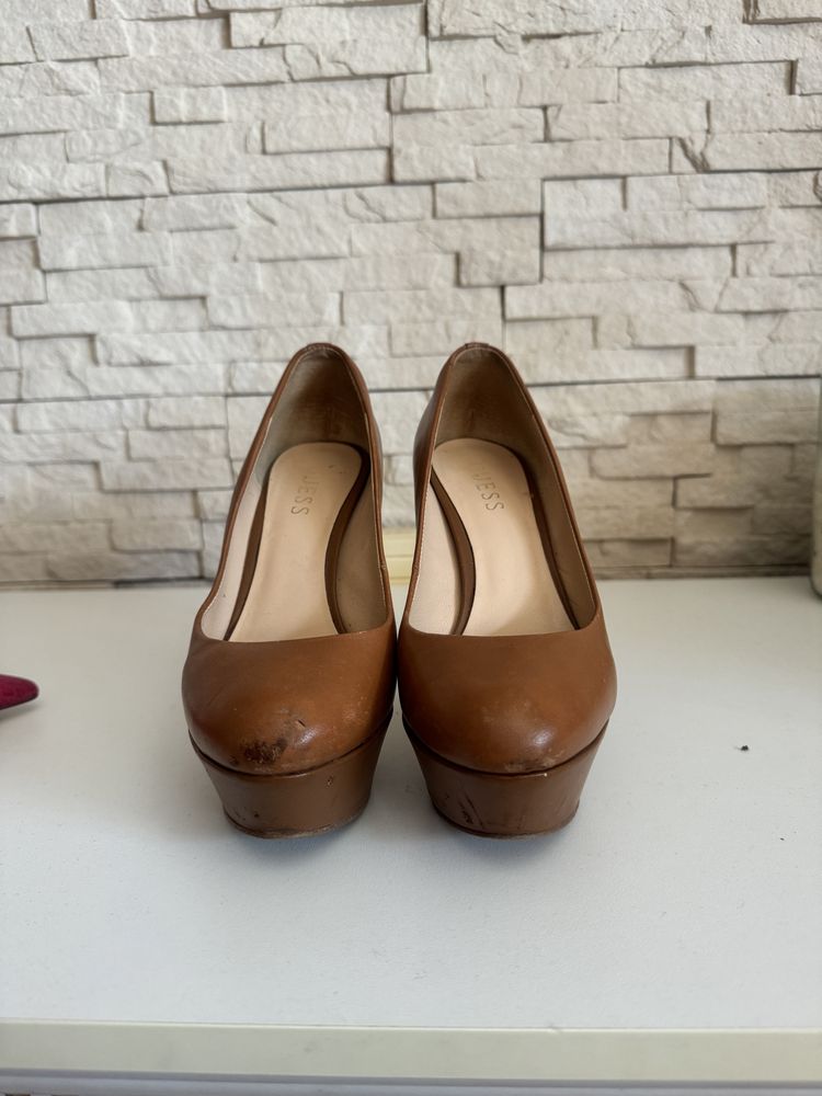 Обувки на ток GUESS 37 номер