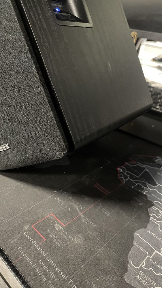 Edifier r1280db 42W мошная акустика
