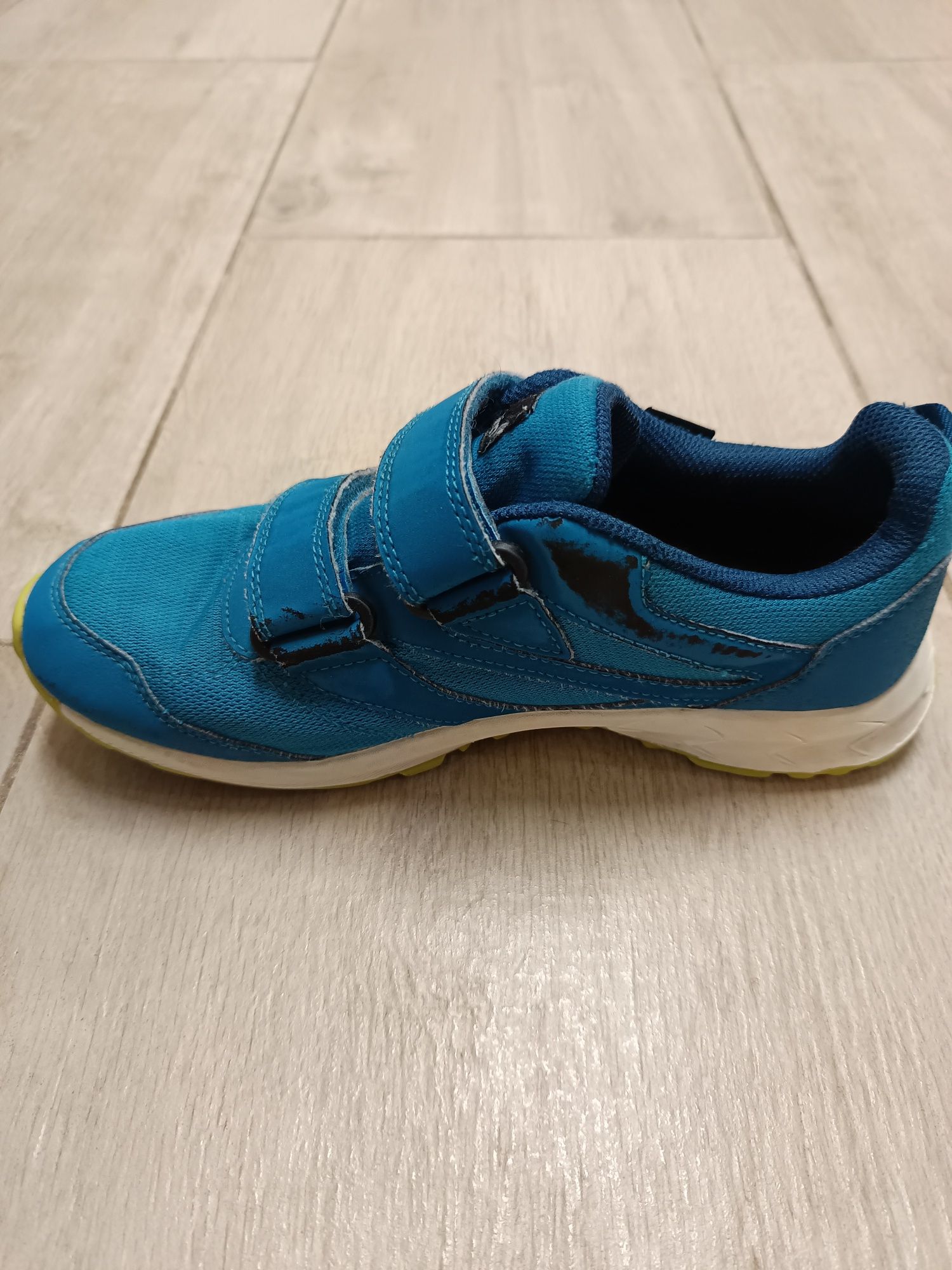 Продавам непромокаеми маратонки Jack Wolfskin 37 номер