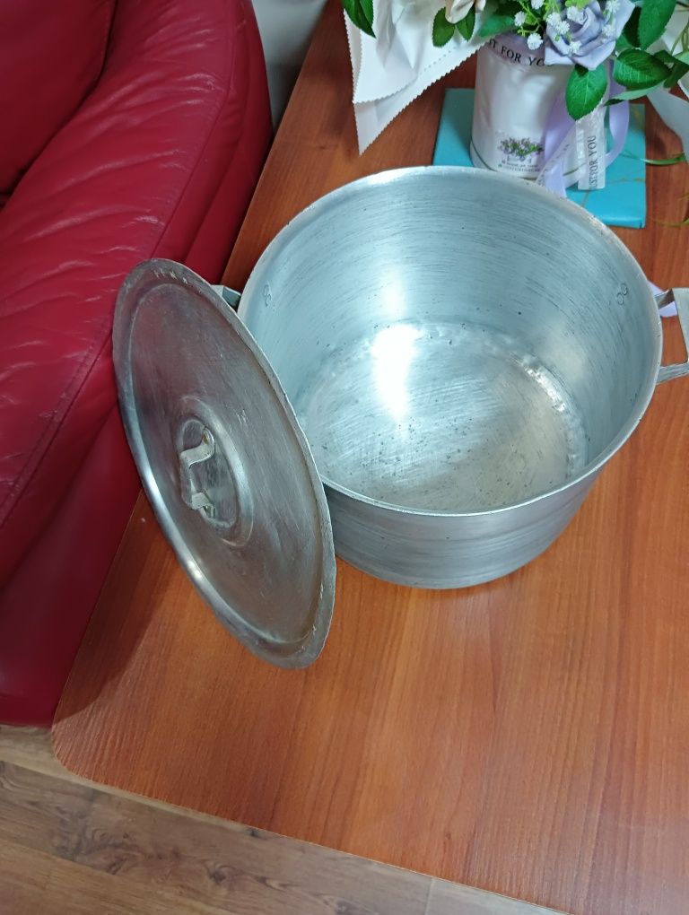 Продам советскую кастрюлю
