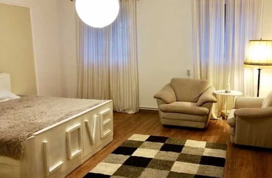 Дава се под наем Двустаен апартамент в Пловдив, Център - 65 кв.м за 229.5 € - Снимка #2