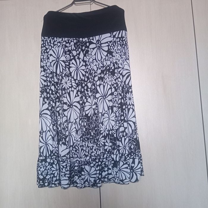 Продавам дамски поли