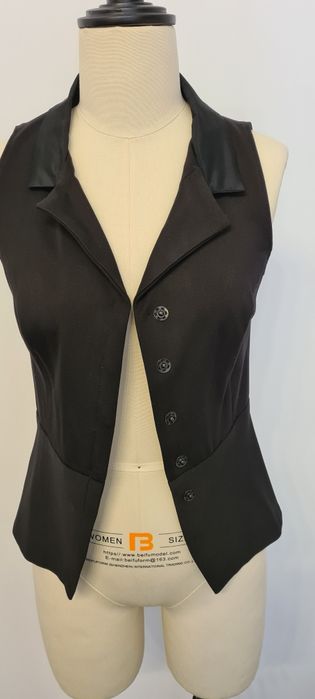 Продавам черен топ- тип елече