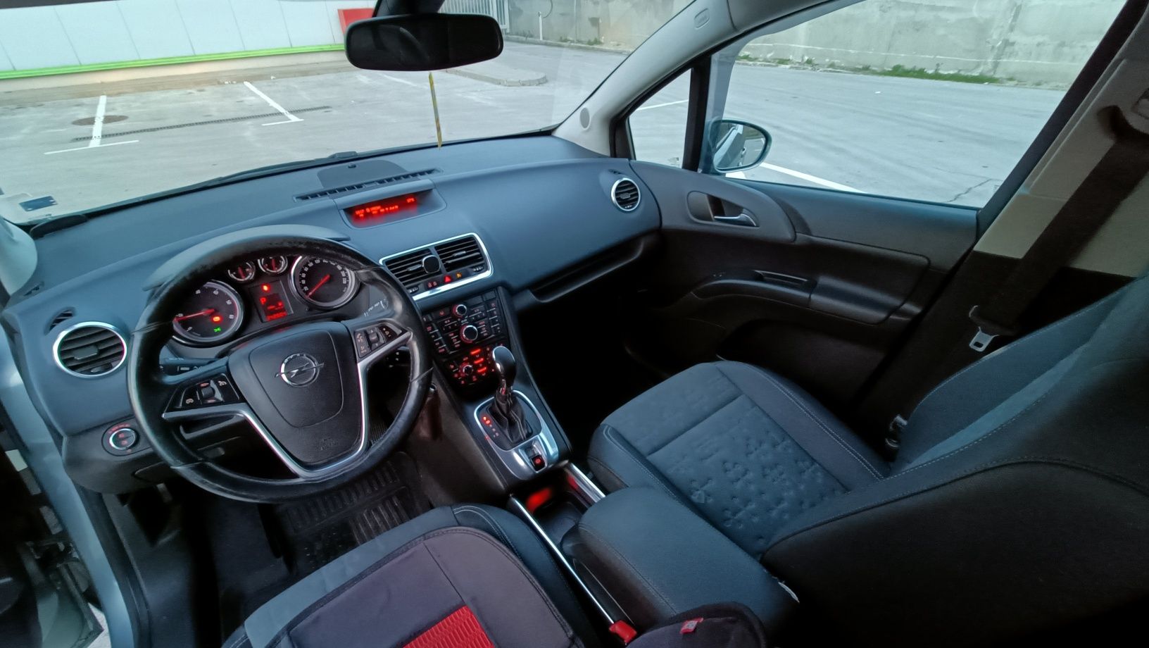 Opel Meriva B 1.7d Автомат, 2010 Вс. екстри, два компл. джанти