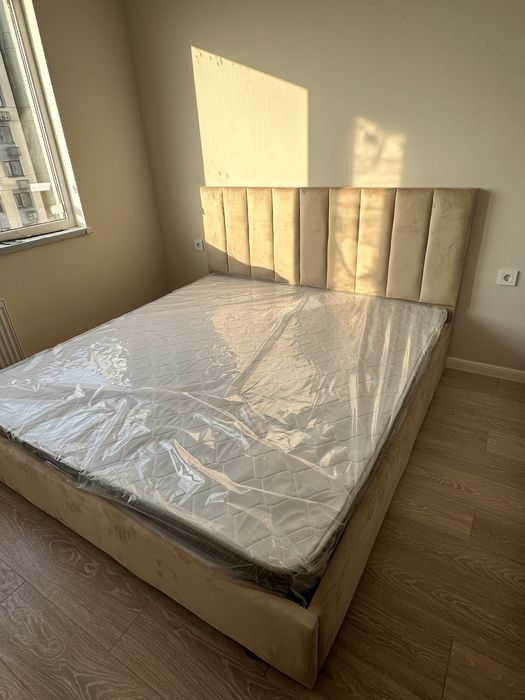 Кровать двуспальная