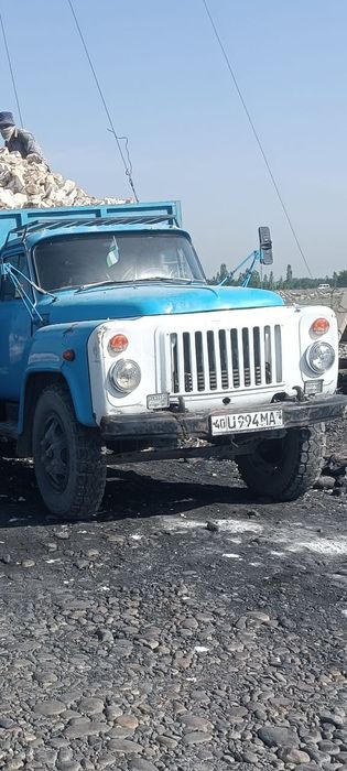 Gaz 53 srochna sotiladi