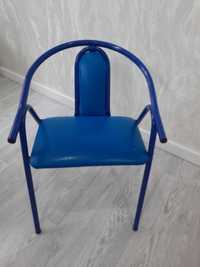 Продам детский железный стул