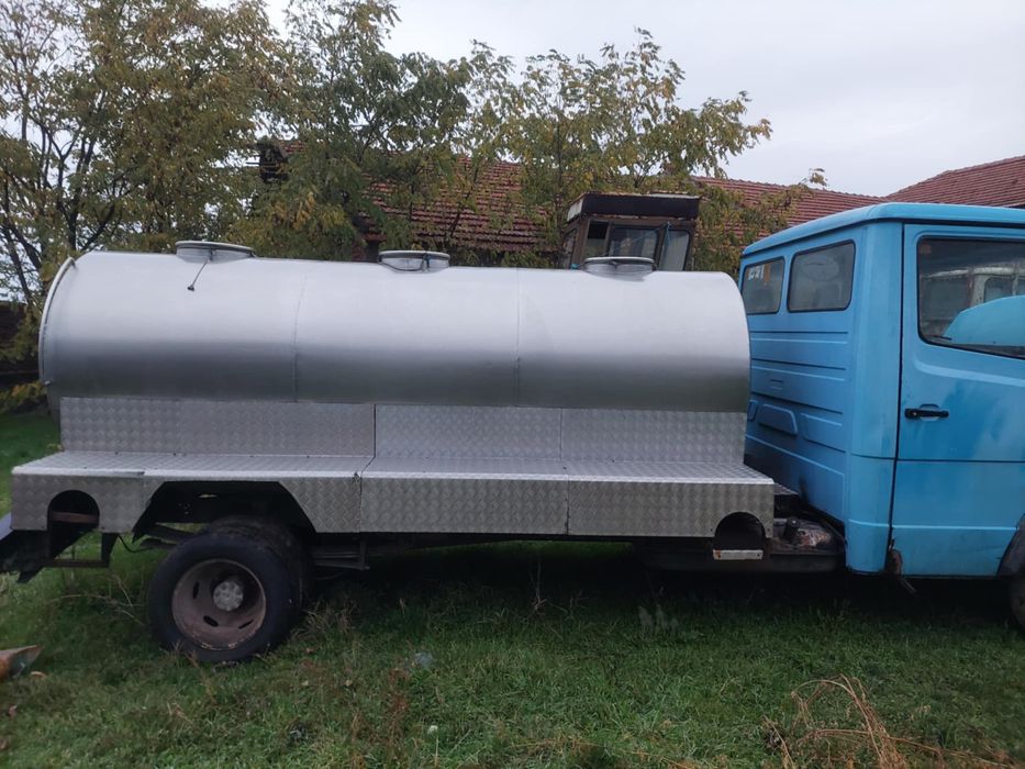 Цистерна за мляко/вода, неръждавейка! Цена по договаряне!