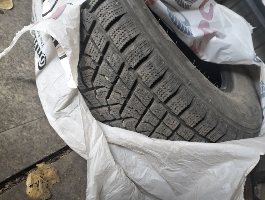 На прадо стояли комплект 100 тыс