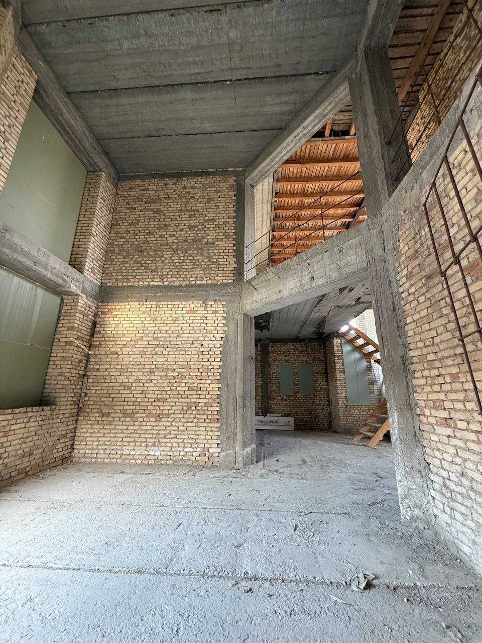 4 sotiqli karobka holatdagi hovli sotuvga qoyilyapti.